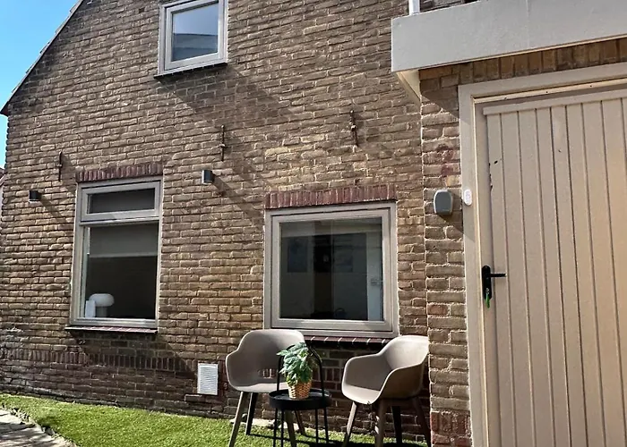 Qudi's Tiny House Apartment Noordwijk